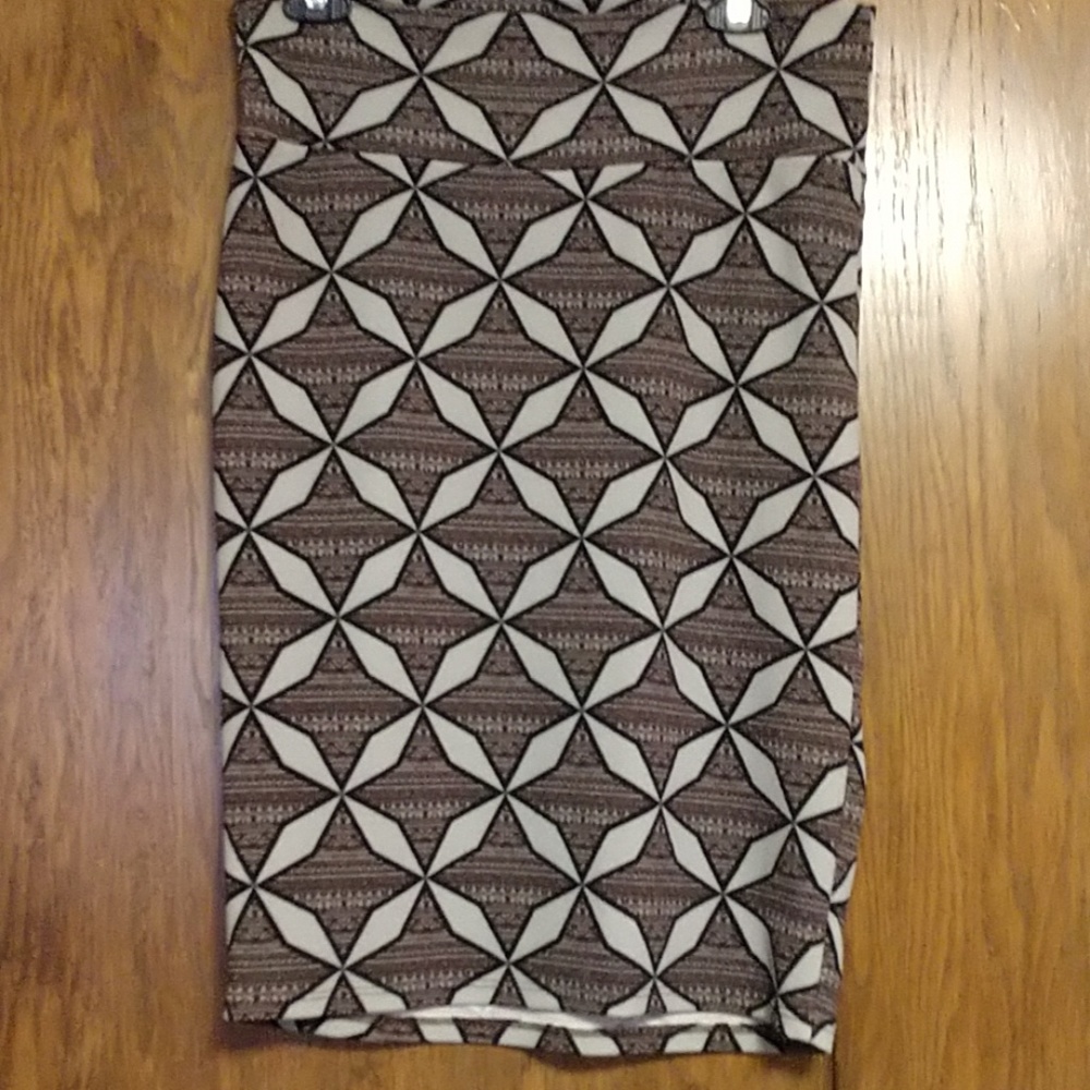 NWOT Lularoe Cassie skirt